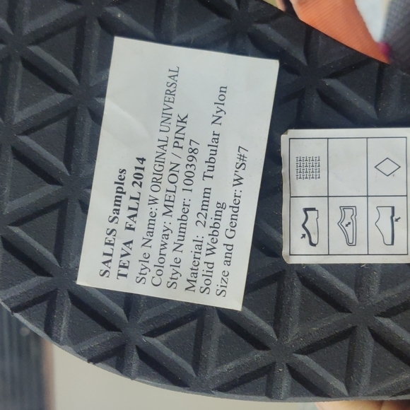 Teva sandals never been used - Picture 6 of 6